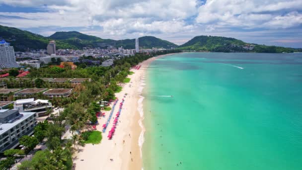Vista Aérea Playa Patong Abril 2022 Hermosa Playa Temporada Verano — Vídeos de Stock