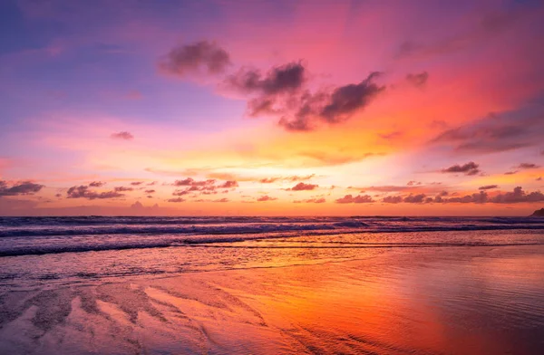 Solnedgång Eller Soluppgång Himmel Moln Över Havet Solljus Phuket Thailand Royaltyfria Stockbilder