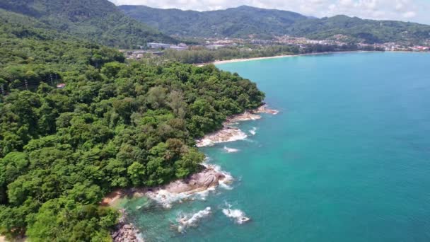Аэросъемка Тропического Андаманского Морского Пейзажа Прекрасного Морского Пляжа Пхукете Таиланд — стоковое видео