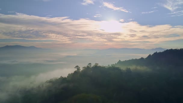 Dron Widok Latający Nad Morzem Mgły Lub Mgły Krajobraz Wysoki — Wideo stockowe