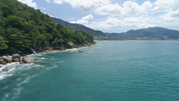 Aerial View Waves Crashing Rocky Cliff Splashing White Foam Beautiful — Stock Video