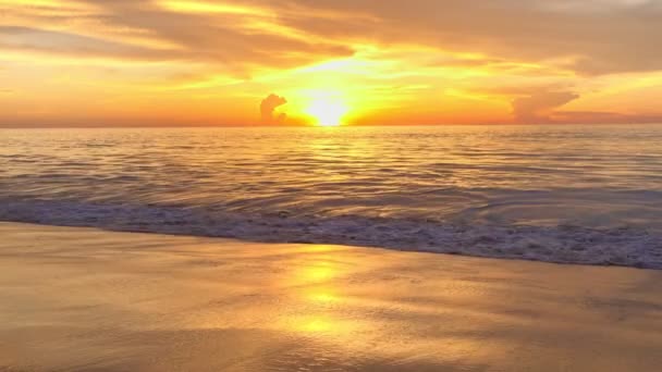 Tropical Sea Sunset Sunrise Sea Video Sun Touches Horizon Red — ストック動画