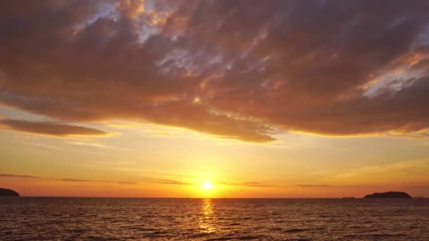 Tropical Sea Sunset Sunrise Sea Video Sun Touches Horizon Red — ストック動画