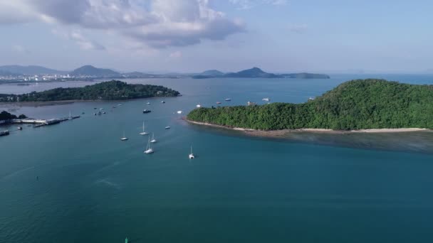 Vista Aérea Orilla Del Mar Isla Phuket Hermosa Superficie Del — Vídeo de stock