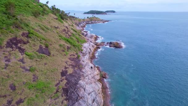 Letecký Pohled Pobřeží Ostrově Phuket Krásný Mořský Povrch Úžasné Vlny — Stock video