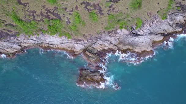 Widok Lotu Ptaka Wybrzeże Wyspy Phuket Piękna Powierzchnia Morza Niesamowite — Wideo stockowe