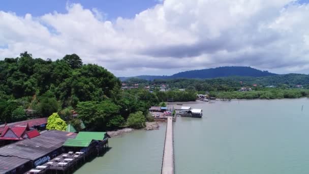 Drone Antenne Uitzicht Kleine Brug Zee Phuket Thailand Gelegen Leamhin — Stockvideo