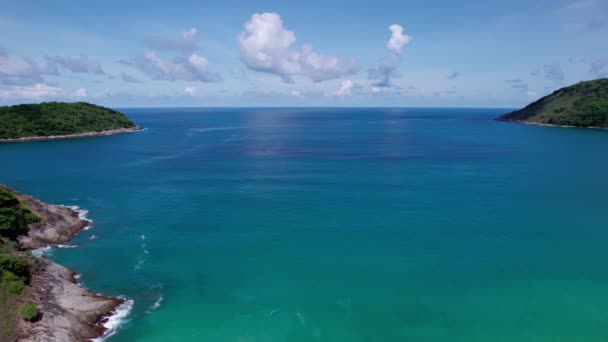 美丽的海浪水面高质量的视频鸟瞰 — 图库视频影像