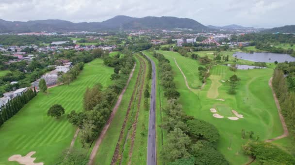 Vista Aérea Arriba Hacia Abajo Del Campo Golf Verde Tailandia — Vídeos de Stock