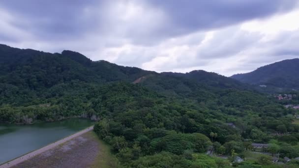 Aerial Drone Hyperlapse Timelapse Beautiful Valley Mountains Lake Amazing Shadow — Wideo stockowe