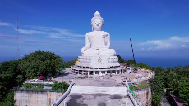 White Marble Big Buddha Statue Temple Close Aerial View Big — 图库视频影像