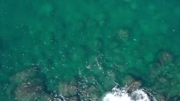 Deniz Manzaralı Güzel Dalgalar Karanlık Bir Denizde Okyanus Yüzeyinde Inanılmaz — Stok video
