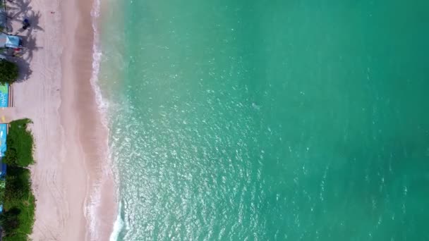 Top View Τροπική Παραλία Θάλασσα Amazing Κύματα Θάλασσα Φόντο Crashing — Αρχείο Βίντεο