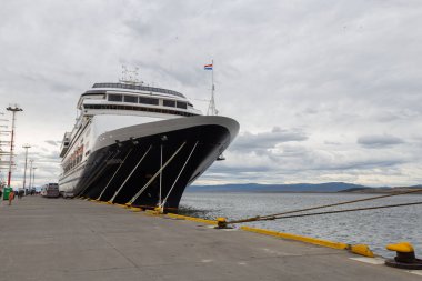 Ushuaia, Arjantin - 15 Şubat 2017 Ushuaia limanında gemi turu