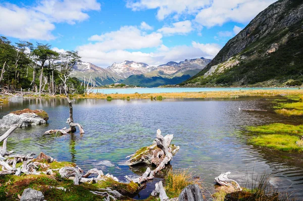 Lago Montaña Con Montañas Fondo Hermosa Naturaleza — Foto de Stock