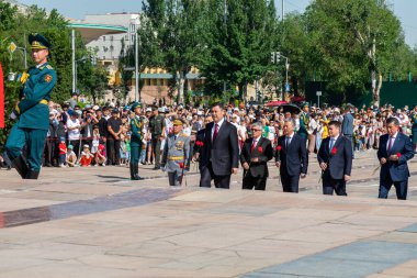 Bişkek, Kırgızistan - 9 Mayıs 2022: Kırgızistan Cumhurbaşkanı Sadyr Japarov Zafer Günü 'nde