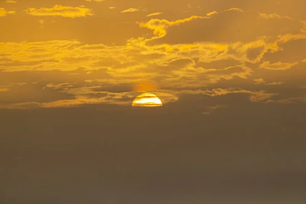 Sol Pone Las Nubes Tarde Cielo — Foto de Stock