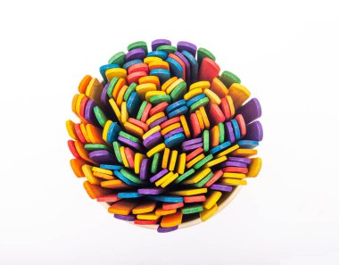 Çok renkli dondurma çubukları kuş bakışı görünümlü..