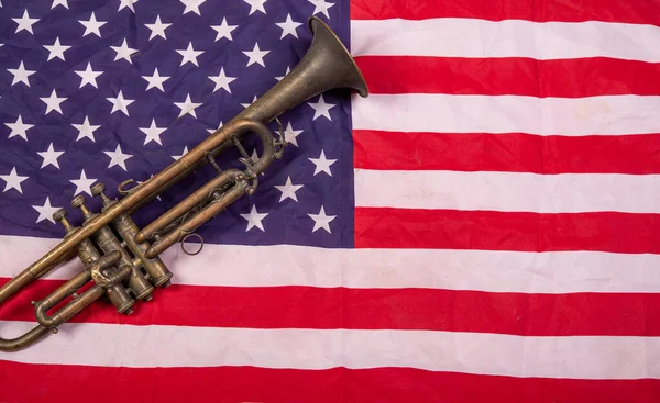 Honoring Army Veterans Trumpet United States Flag — Stok fotoğraf