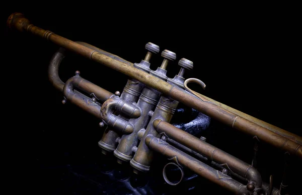 Closeup Vintage Trumpet Black Reflection — Stock Photo, Image