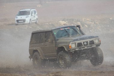 Yoldaki araba kazası.