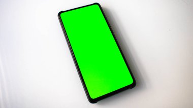 beyaz arkaplanda boş ekranlı tablet pc