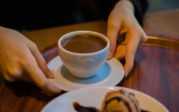 Uma Xícara Café Com Fundo Preto — Fotografia de Stock