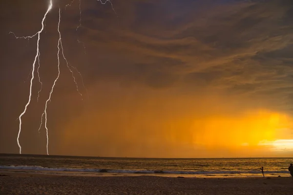 Blixtnedslag Storm Vid Solnedgången Carpinteria — Stockfoto