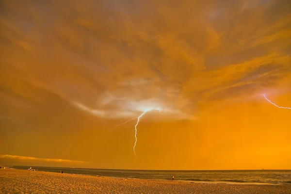 Blixtnedslag Storm Vid Solnedgången Carpinteria — Stockfoto