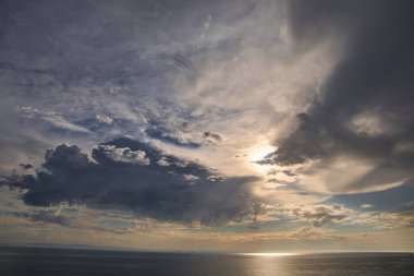 Carpinteria California üzerinde fırtına bulutları