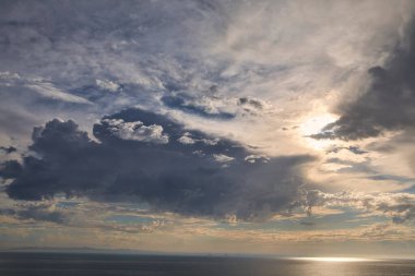 Carpinteria California üzerinde fırtına bulutları