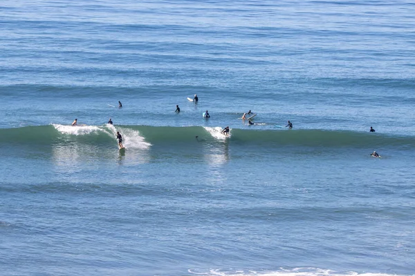 Surfování Swamis San Diegu — Stock fotografie