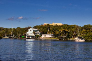 Eau Gallie Florida 'da güneşli bir kış gününün tadını çıkarıyorum.