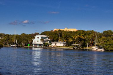 Eau Gallie Florida 'da güneşli bir kış gününün tadını çıkarıyorum.