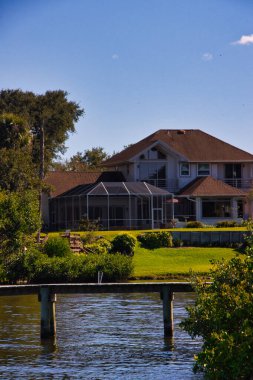 Eau Gallie Florida 'da güneşli bir kış gününün tadını çıkarıyorum.