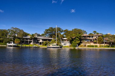 Eau Gallie Florida 'da güneşli bir kış gününün tadını çıkarıyorum.