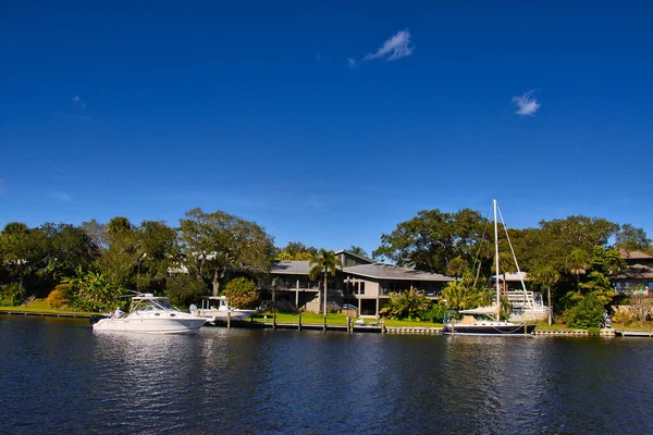 Enjoying Sunny Winter Day Water Eau Gallie Florida — Stock Photo, Image