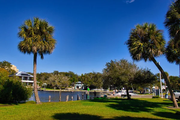 Enjoying Sunny Winter Day Water Eau Gallie Florida — Stock Photo, Image