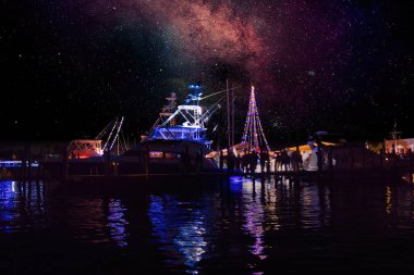 Melbourne Florida 'da Noel teknesi geçidi