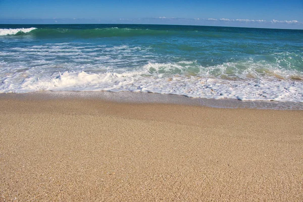 Sebastian Inlet Eyalet Parkı Florida 'daki İspanyol Evi' nde terk edilmiş plajlar.