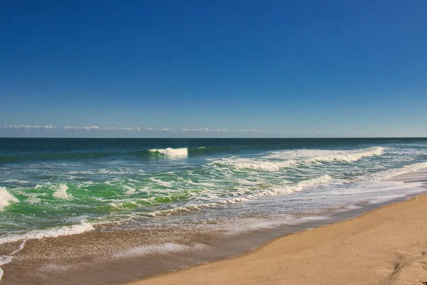 Sebastian Inlet Eyalet Parkı Florida 'daki İspanyol Evi' nde terk edilmiş plajlar.