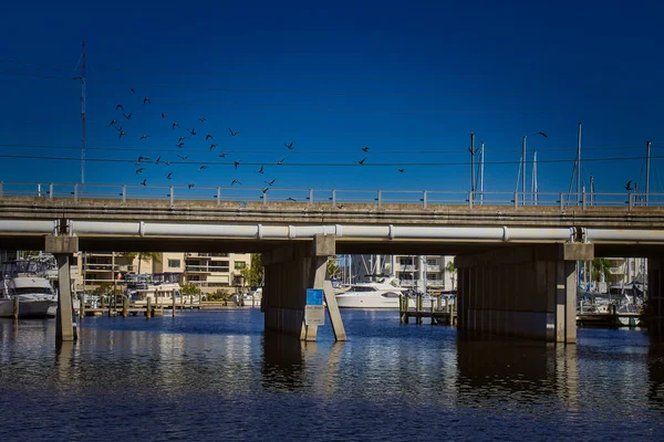 Melbourne Eski Şehir Merkezinden Nehir Manzarası — Stok fotoğraf