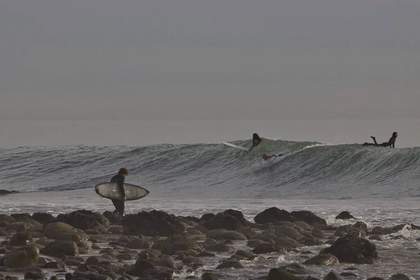 Surfování Zimních Vln Rincon Point Kalifornii — Stock fotografie
