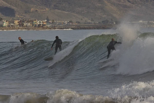 Surfando Ondas Inverno Ponto Rincon Califórnia — Fotografia de Stock