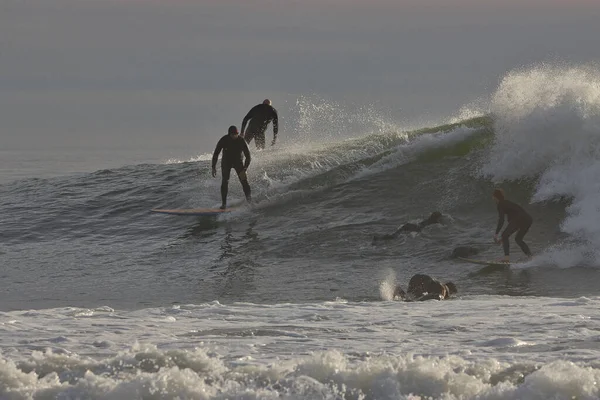 Серфинг Зимних Волнах Точке Ринкон Калифорнии — стоковое фото