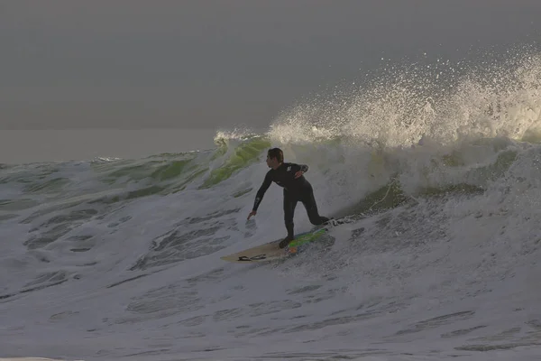 Surfing Vintervågor Vid Rincon Punkt Kalifornien — Stockfoto