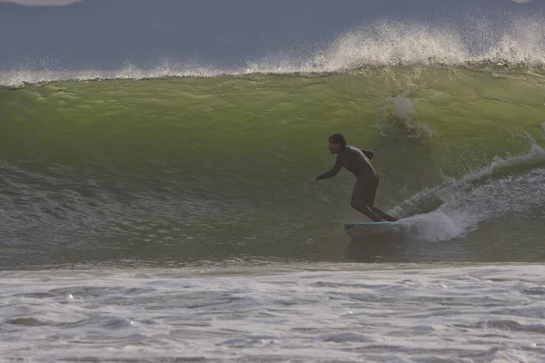 Surfing Gelombang Musim Dingin Titik Rincon California — Stok Foto