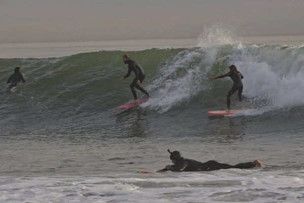 Surfando Ondas Inverno Ponto Rincon Califórnia — Fotografia de Stock