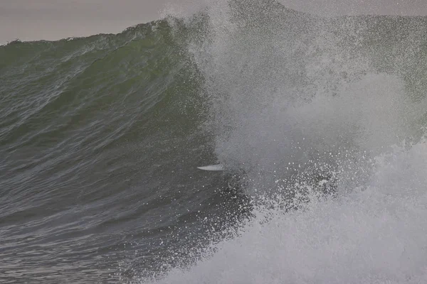 Серфинг Зимних Волнах Точке Ринкон Калифорнии — стоковое фото