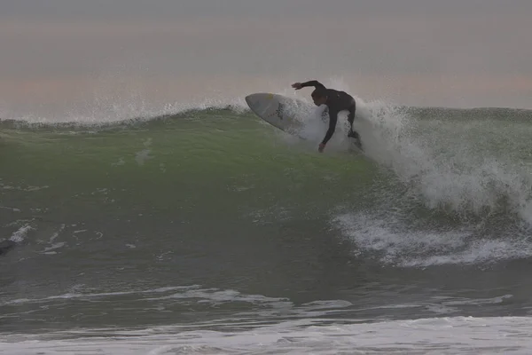 Surfing Rincon Punkt Kalifornii — Zdjęcie stockowe